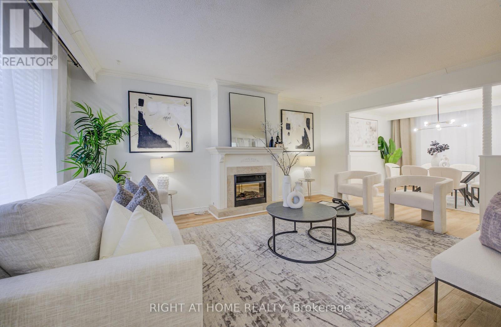 127 VINTAGE CRESCENT, Kitchener, Ontario