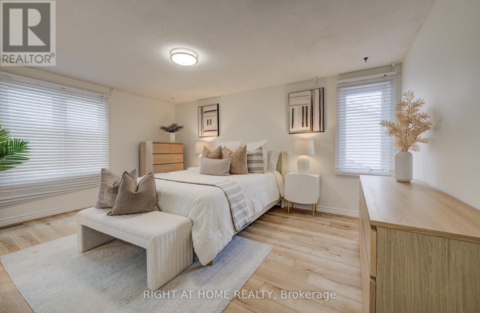 127 Vintage Crescent, Kitchener, Ontario  N2P 1L1 - Photo 11 - X12654396