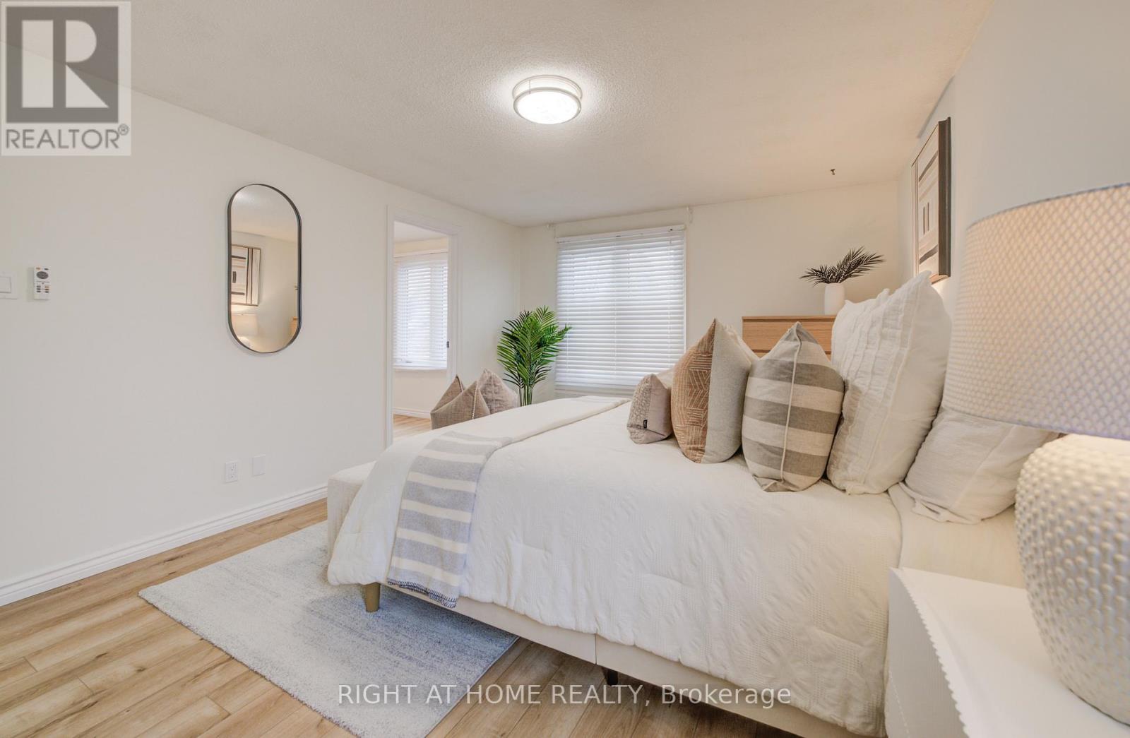 127 Vintage Crescent, Kitchener, Ontario  N2P 1L1 - Photo 12 - X12654396