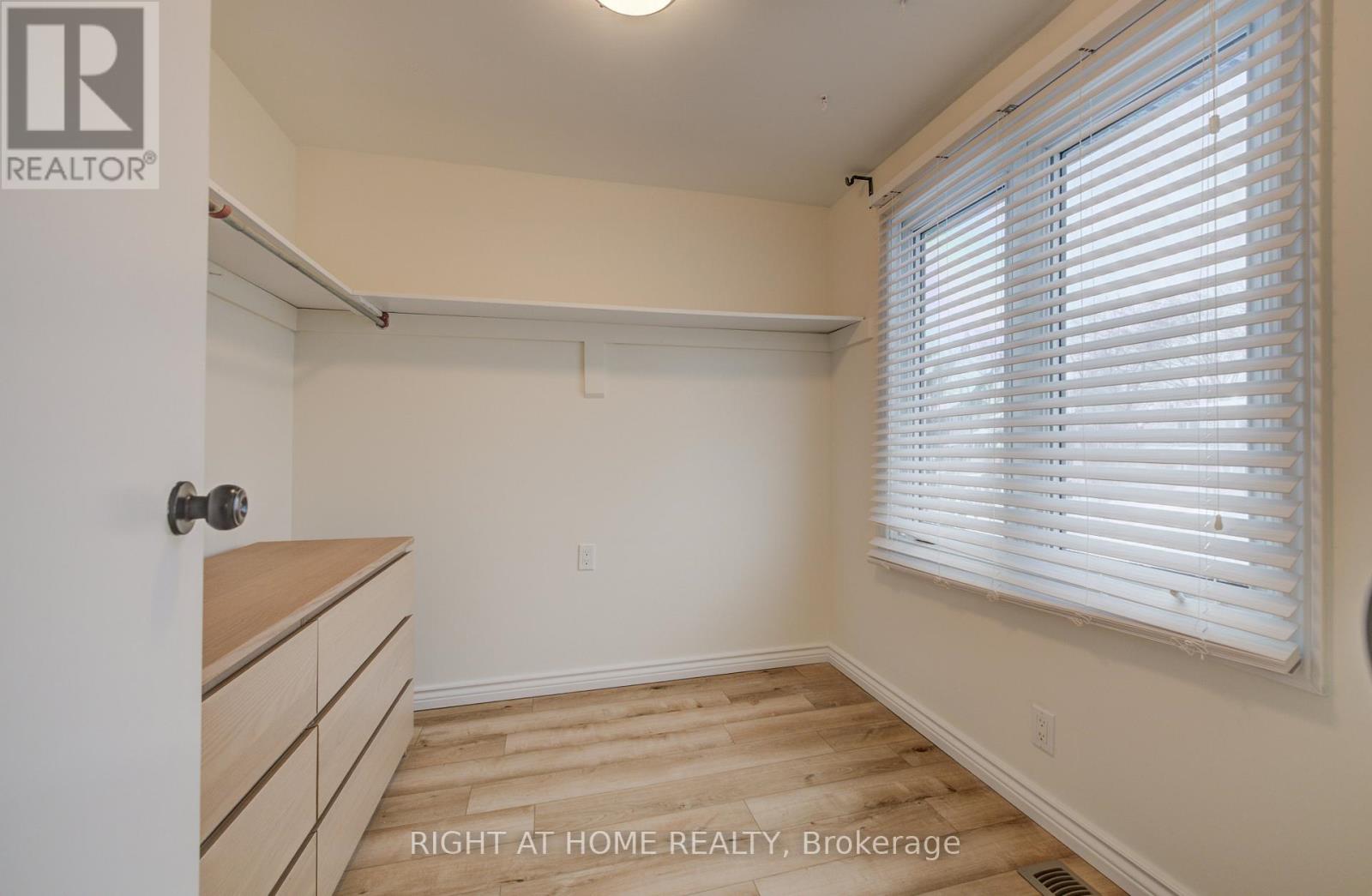 127 Vintage Crescent, Kitchener, Ontario  N2P 1L1 - Photo 14 - X12654396