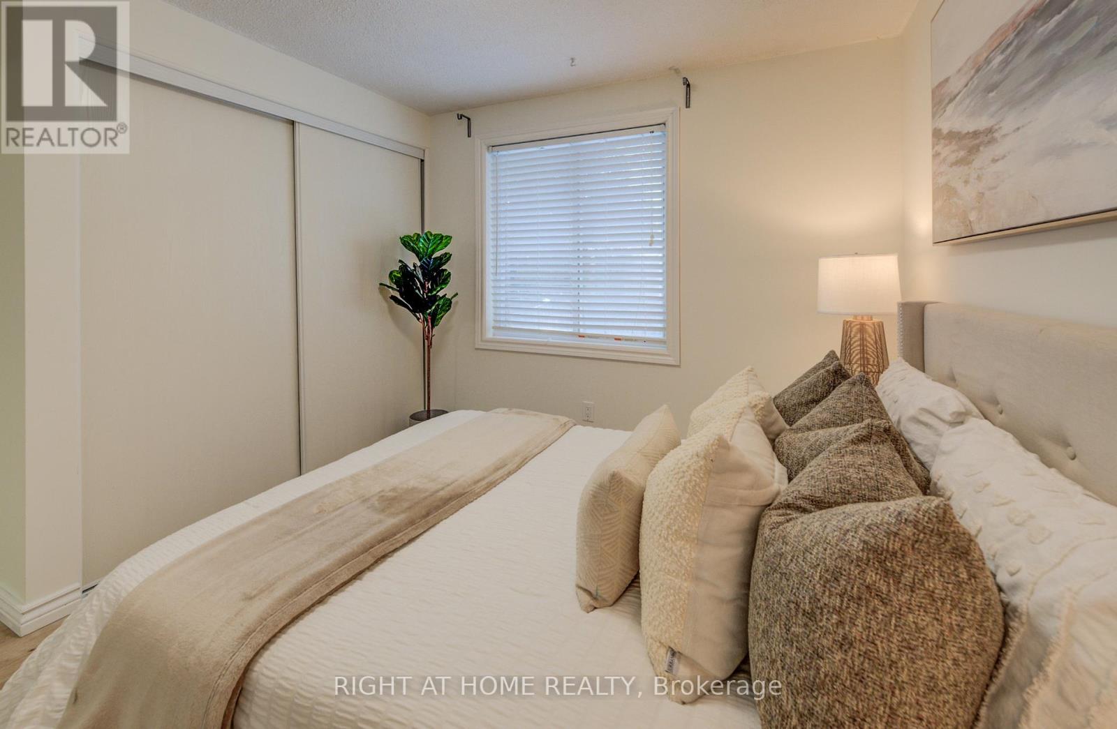 127 Vintage Crescent, Kitchener, Ontario  N2P 1L1 - Photo 19 - X12654396