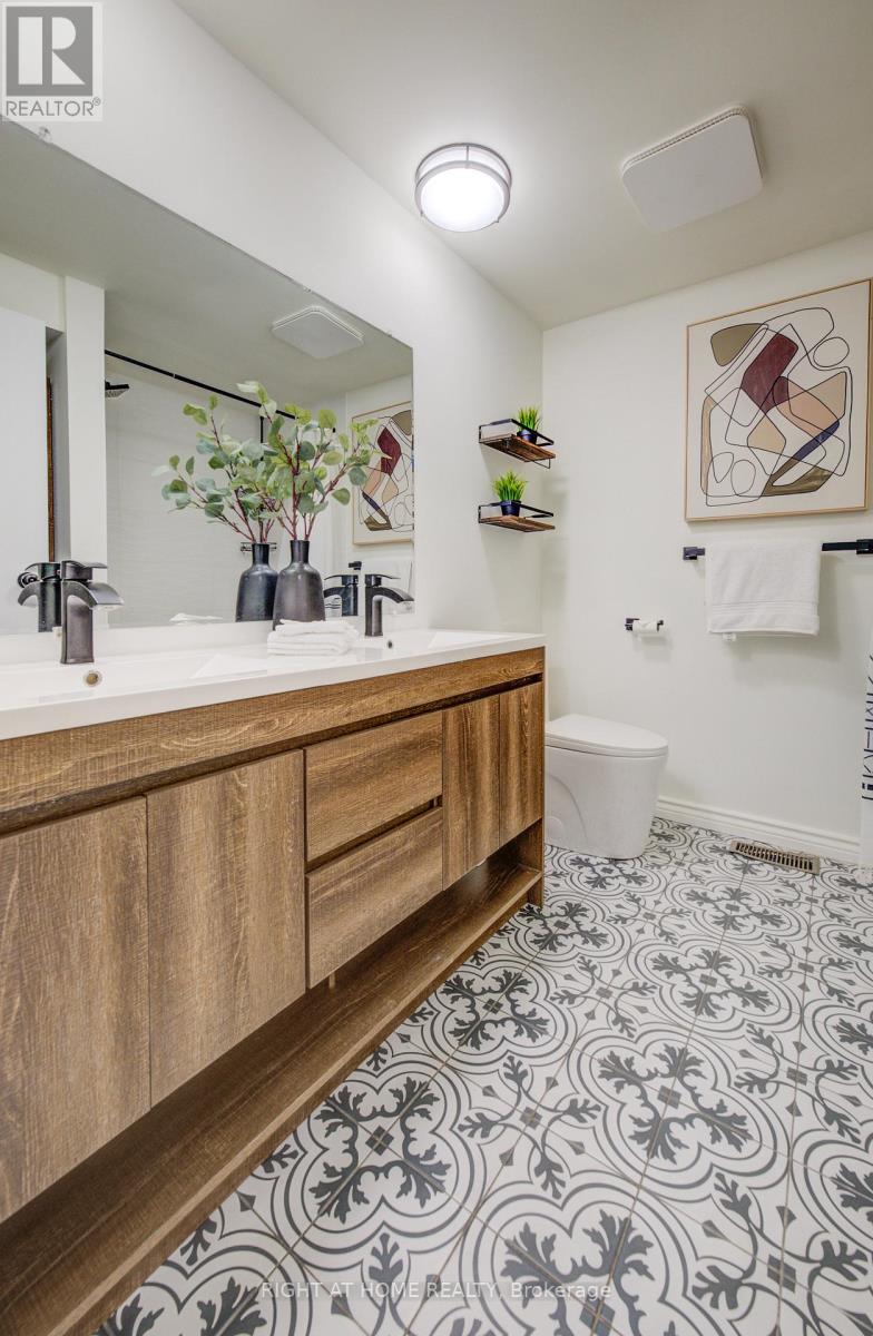 127 Vintage Crescent, Kitchener, Ontario  N2P 1L1 - Photo 20 - X12654396