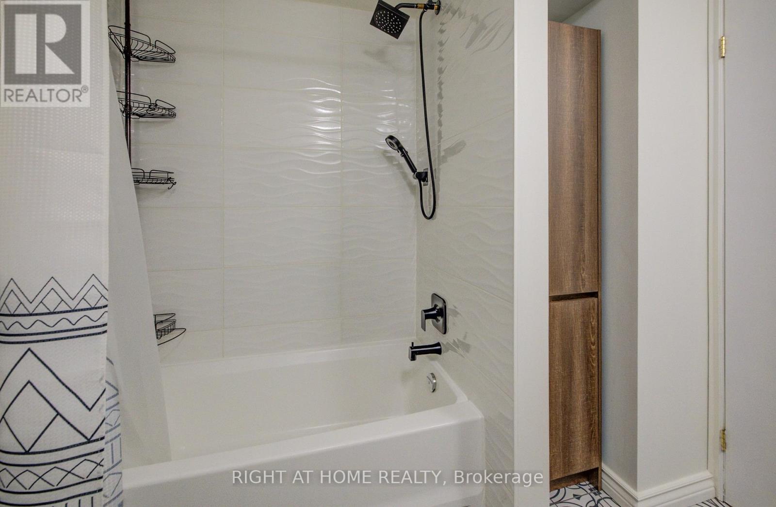 127 Vintage Crescent, Kitchener, Ontario  N2P 1L1 - Photo 21 - X12654396