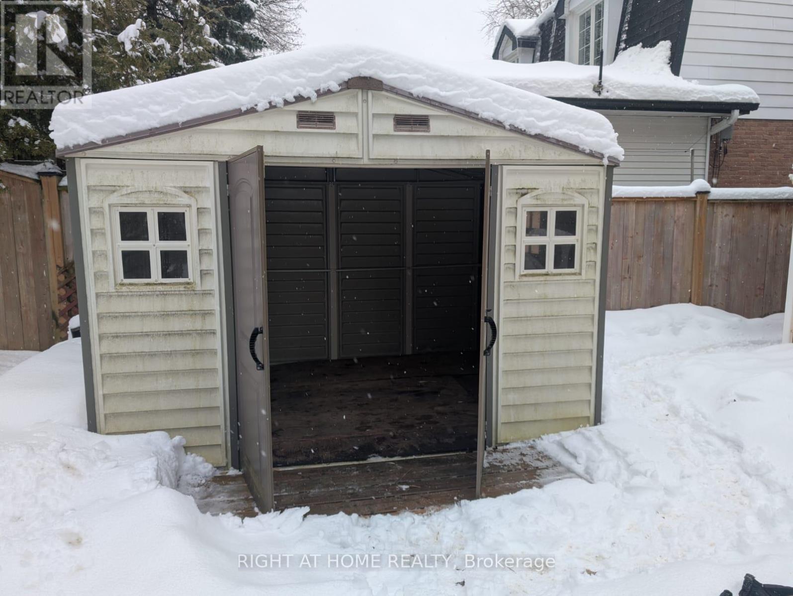 127 Vintage Crescent, Kitchener, Ontario  N2P 1L1 - Photo 34 - X12654396