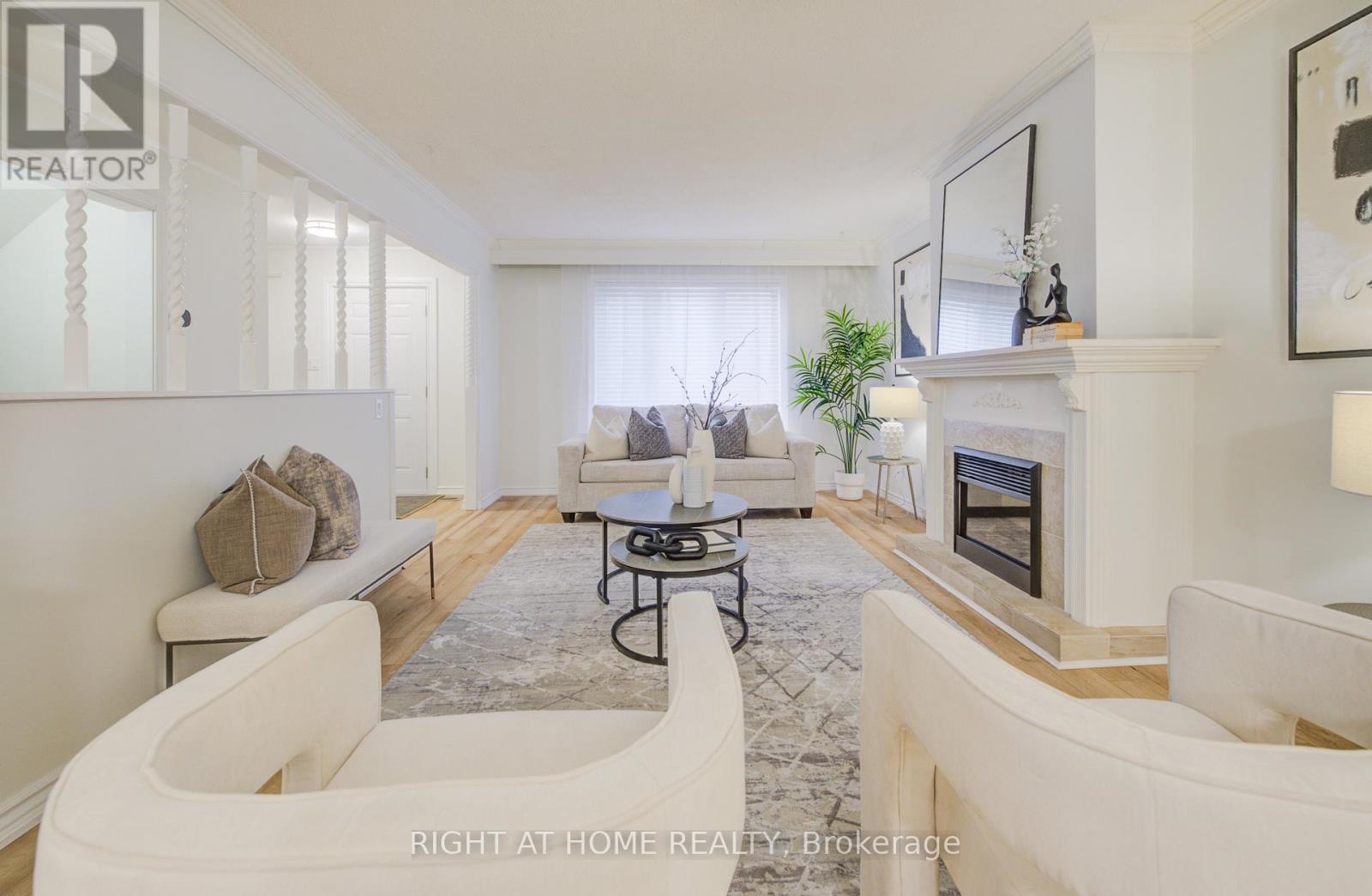 127 Vintage Crescent, Kitchener, Ontario  N2P 1L1 - Photo 4 - X12654396