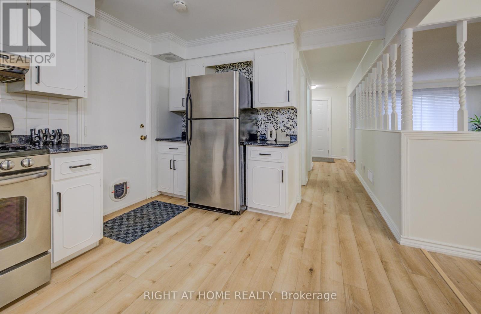 127 Vintage Crescent, Kitchener, Ontario  N2P 1L1 - Photo 9 - X12654396