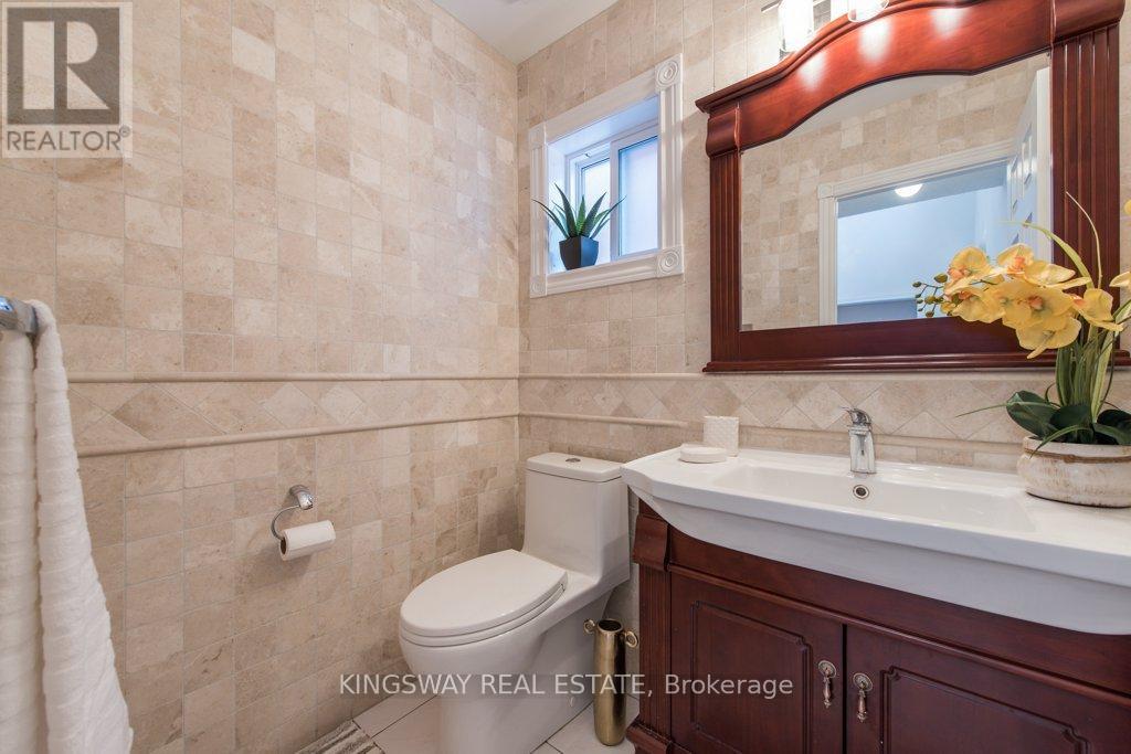 5607 Shillington Drive W, Mississauga, Ontario  L5R 3N4 - Photo 18 - W12653242