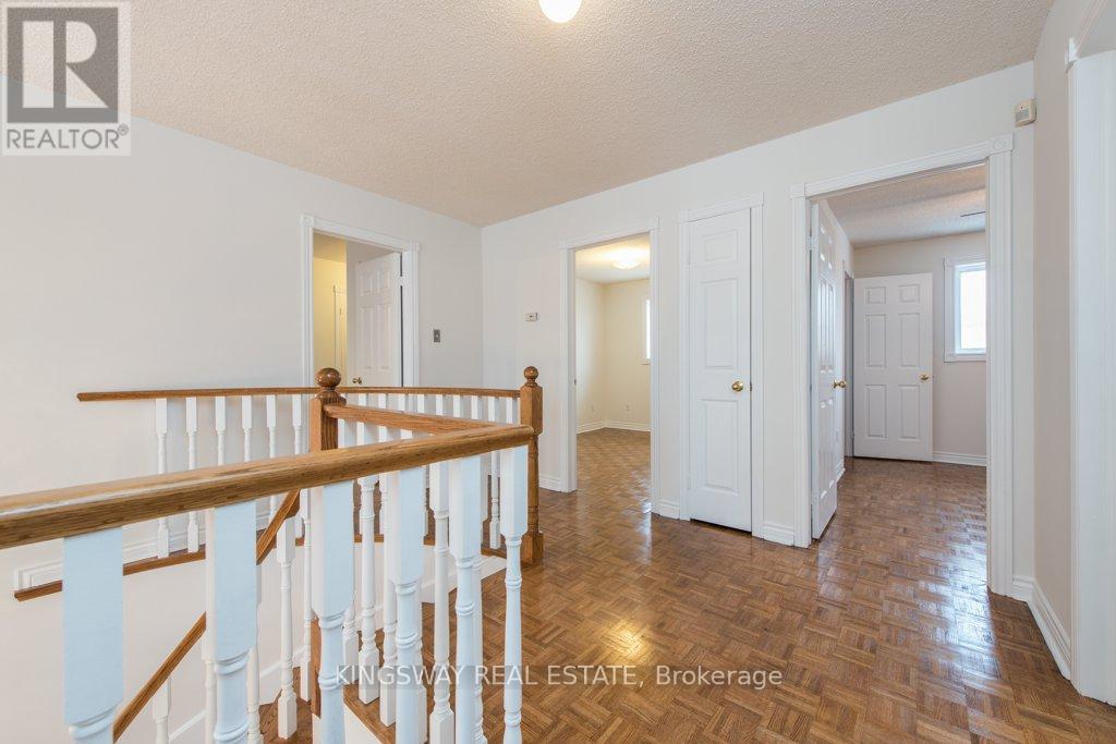 5607 Shillington Drive W, Mississauga, Ontario  L5R 3N4 - Photo 22 - W12653242