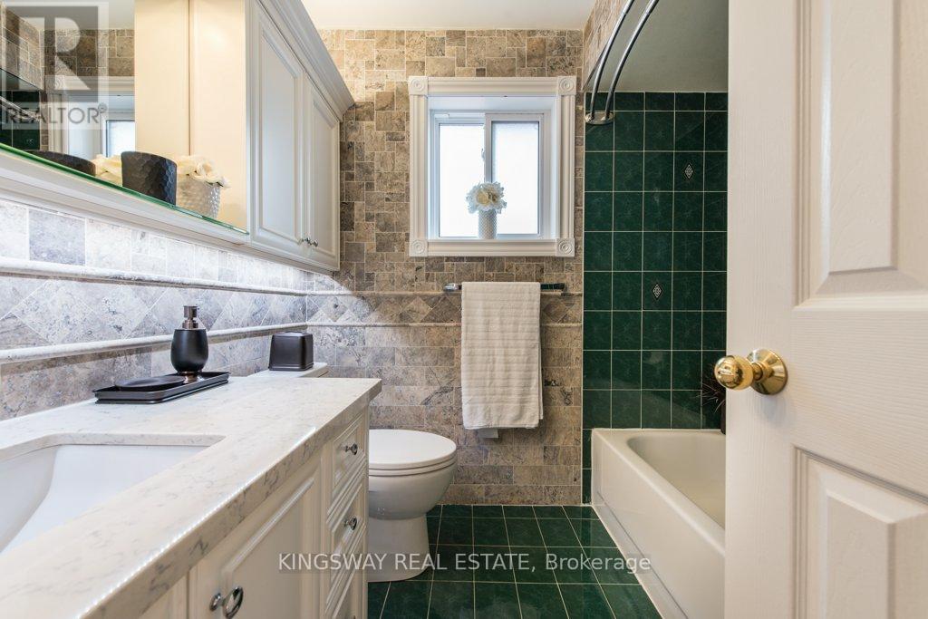 5607 Shillington Drive W, Mississauga, Ontario  L5R 3N4 - Photo 34 - W12653242