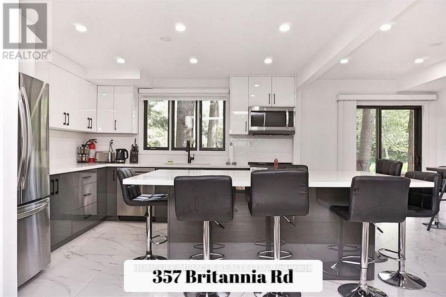 357 Britannia Road, Huntsville, Ontario  P1H 2J3 - Photo 6 - X12654398