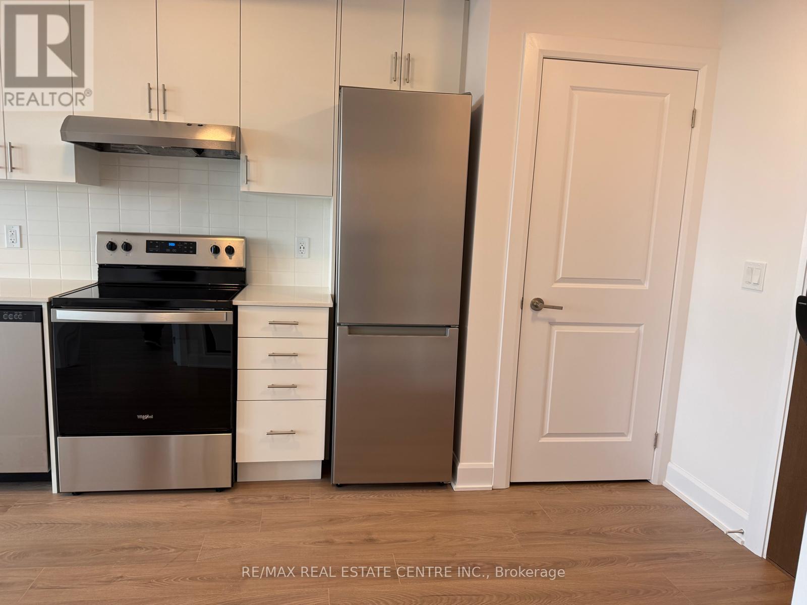 1106 - 3240 William Coltson Avenue, Oakville, Ontario  L6H 8C8 - Photo 3 - W12654406