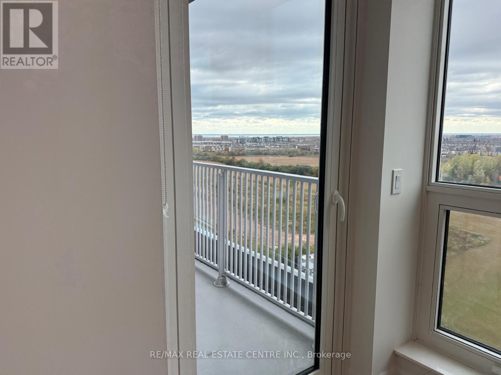 1106 - 3240 William Coltson Avenue, Oakville, Ontario  L6H 8C8 - Photo 39 - W12654406