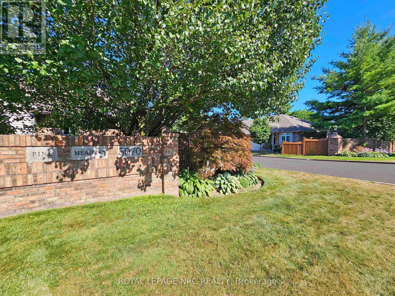 28 - 5070 Drummond Road, Niagara Falls, Ontario  L2E 6E4 - Photo 2 - X12654420