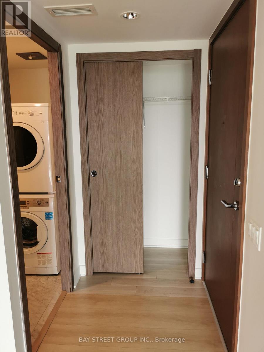 1616 - 17 Bathurst Street, Toronto, Ontario  M5V 0N1 - Photo 2 - C12654436