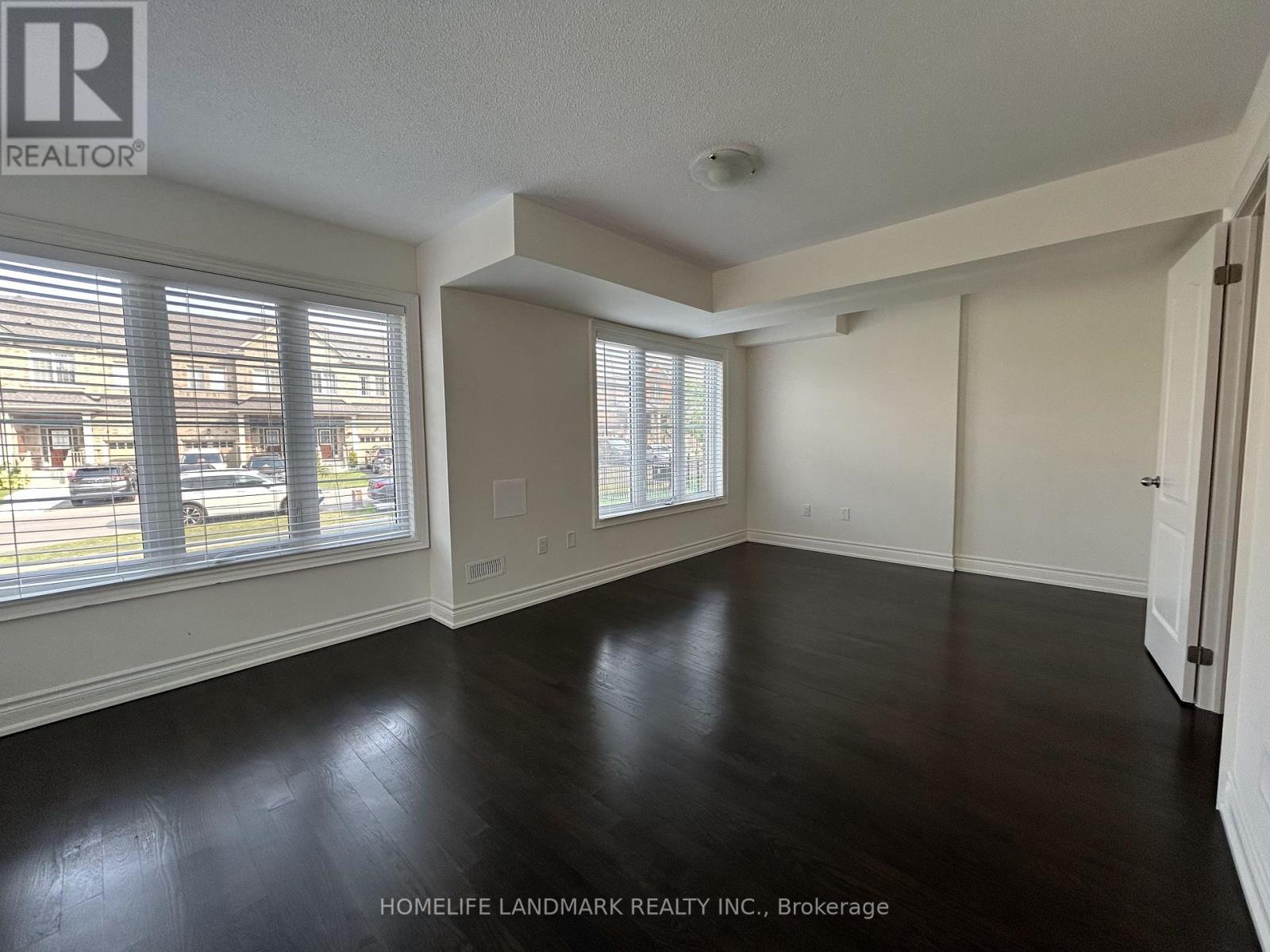 3 Temple Manor, Brampton, Ontario  L6Y 6C5 - Photo 12 - W12654430