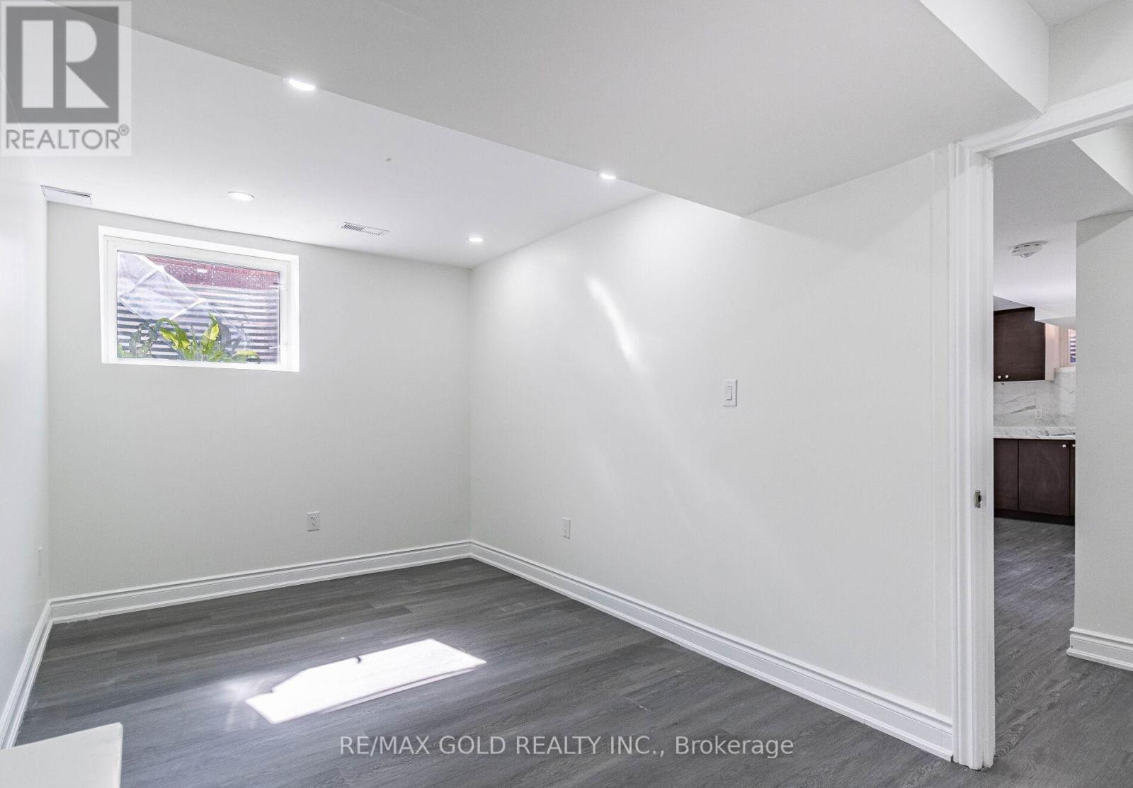 10 Chestermere (Bsmt) Crescent, Brampton, Ontario  L7A 2A4 - Photo 4 - W12654440