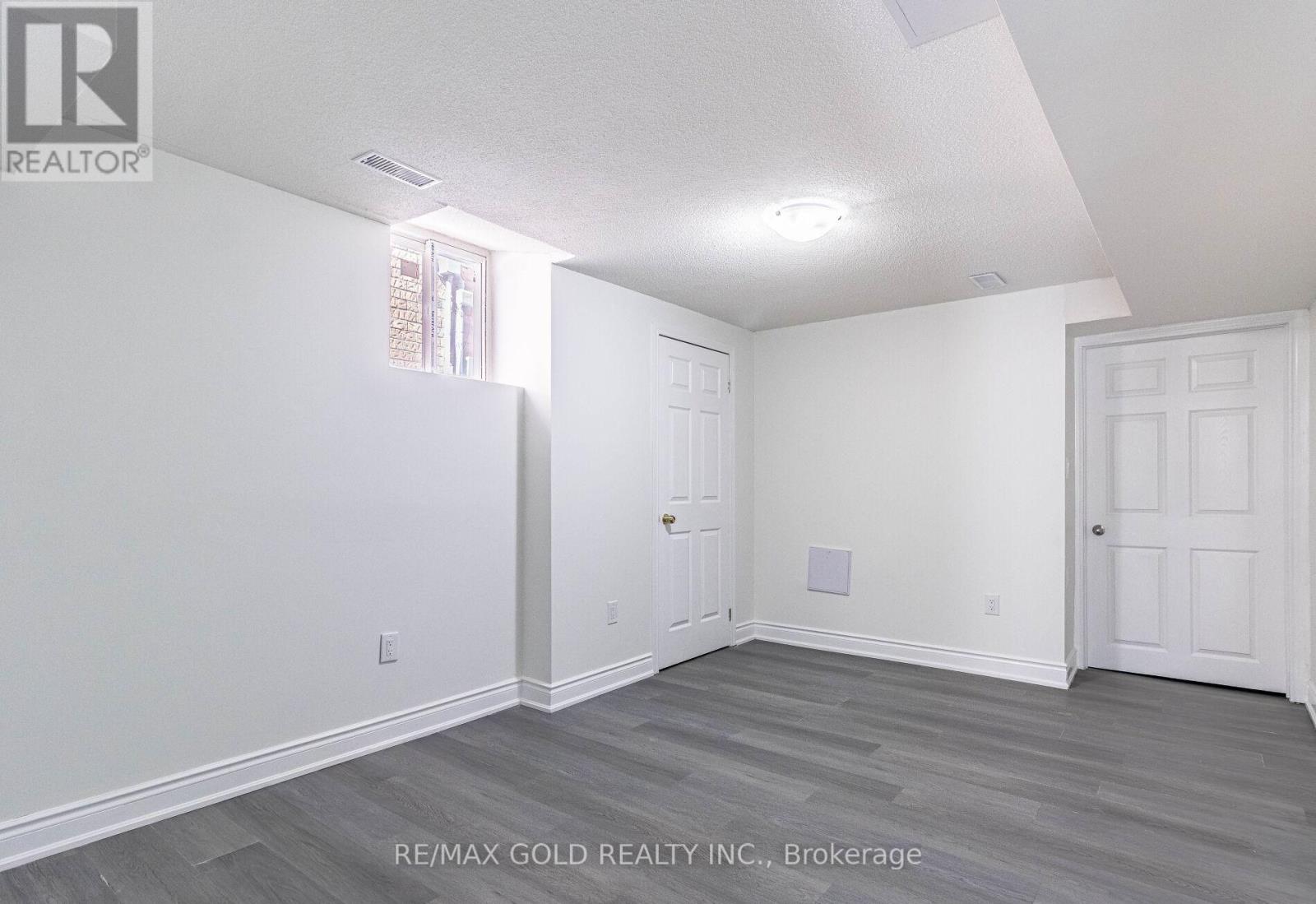 10 Chestermere (Bsmt) Crescent, Brampton, Ontario  L7A 2A4 - Photo 5 - W12654440