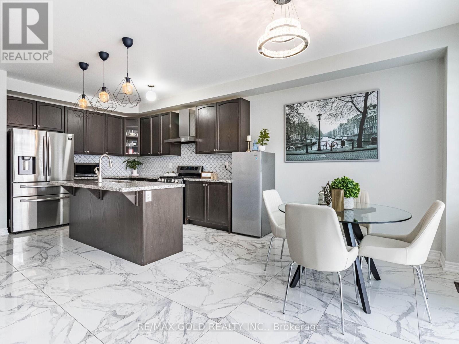 11 Clunburry Road, Brampton, Ontario  L7A 5B4 - Photo 14 - W12654442