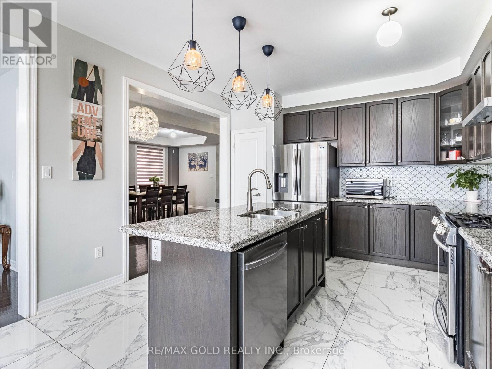 11 Clunburry Road, Brampton, Ontario  L7A 5B4 - Photo 16 - W12654442