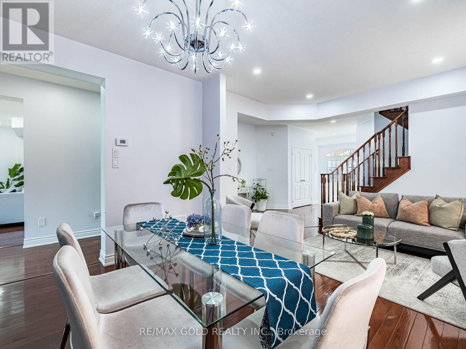 36 Treegrove Crescent, Brampton, Ontario  L7A 0K4 - Photo 11 - W12654444