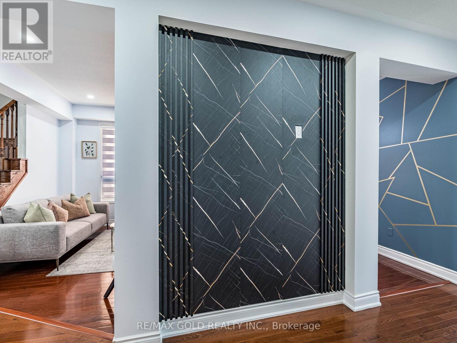 36 Treegrove Crescent, Brampton, Ontario  L7A 0K4 - Photo 12 - W12654444