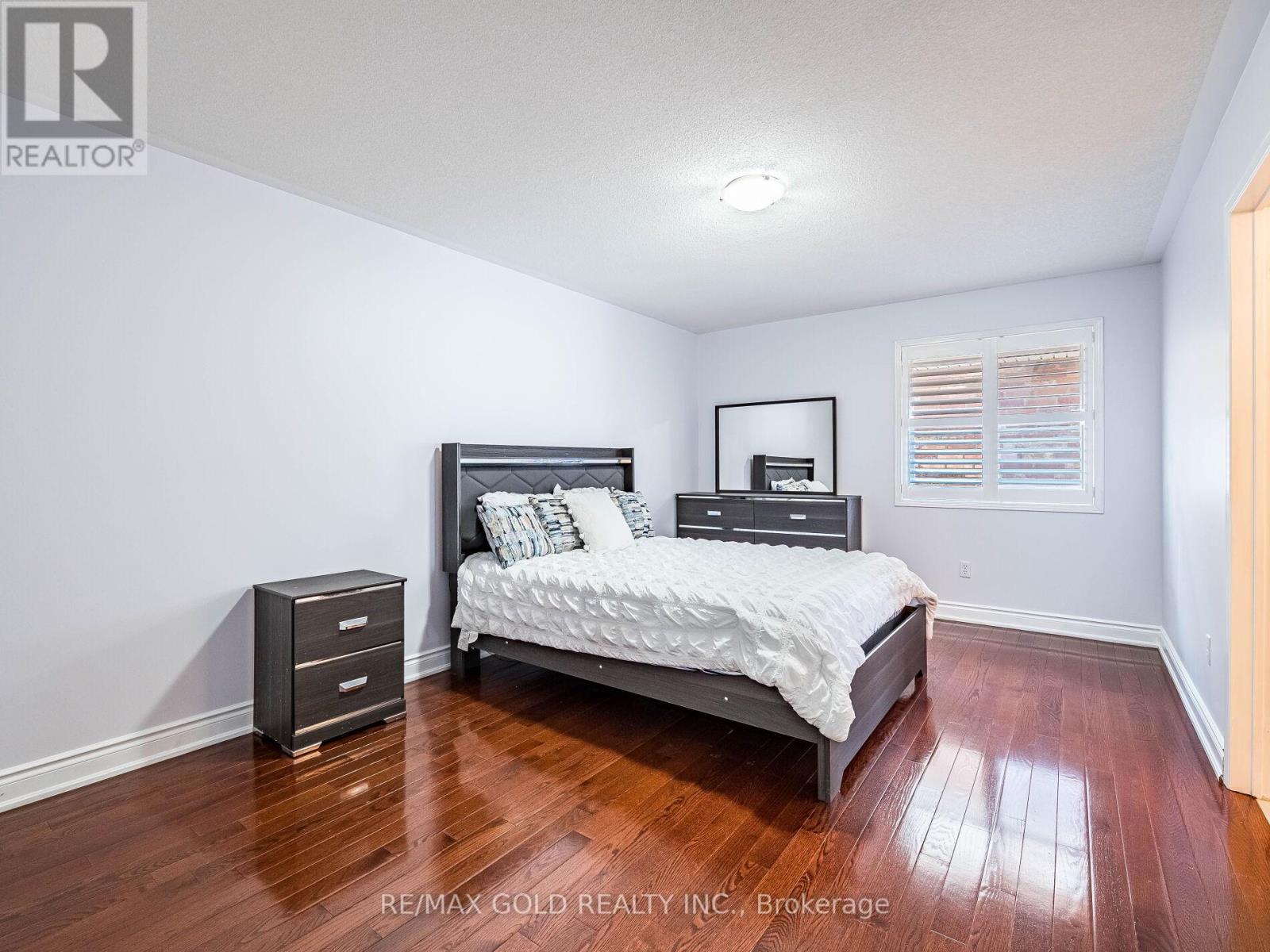 36 Treegrove Crescent, Brampton, Ontario  L7A 0K4 - Photo 28 - W12654444