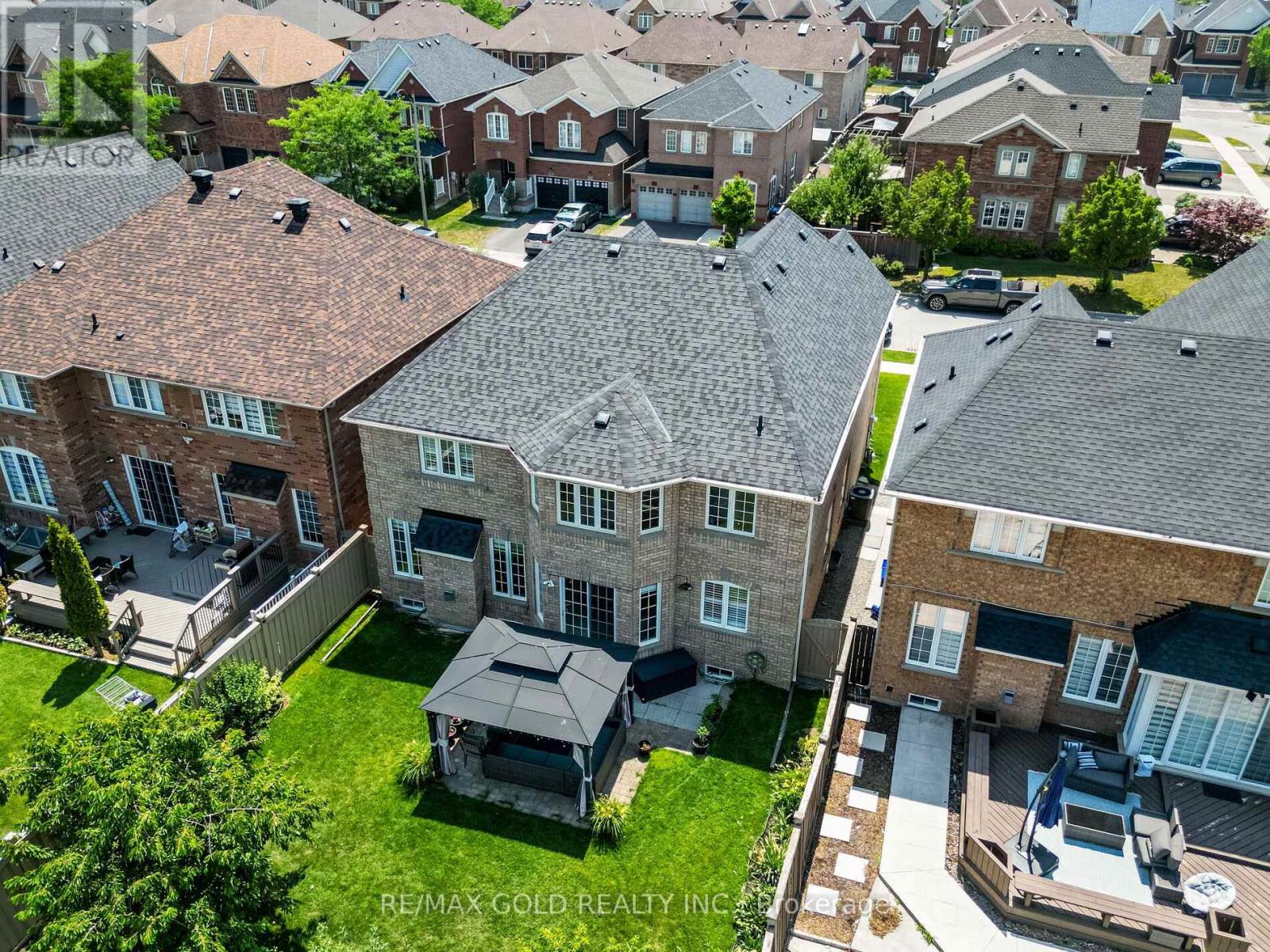 36 Treegrove Crescent, Brampton, Ontario  L7A 0K4 - Photo 40 - W12654444