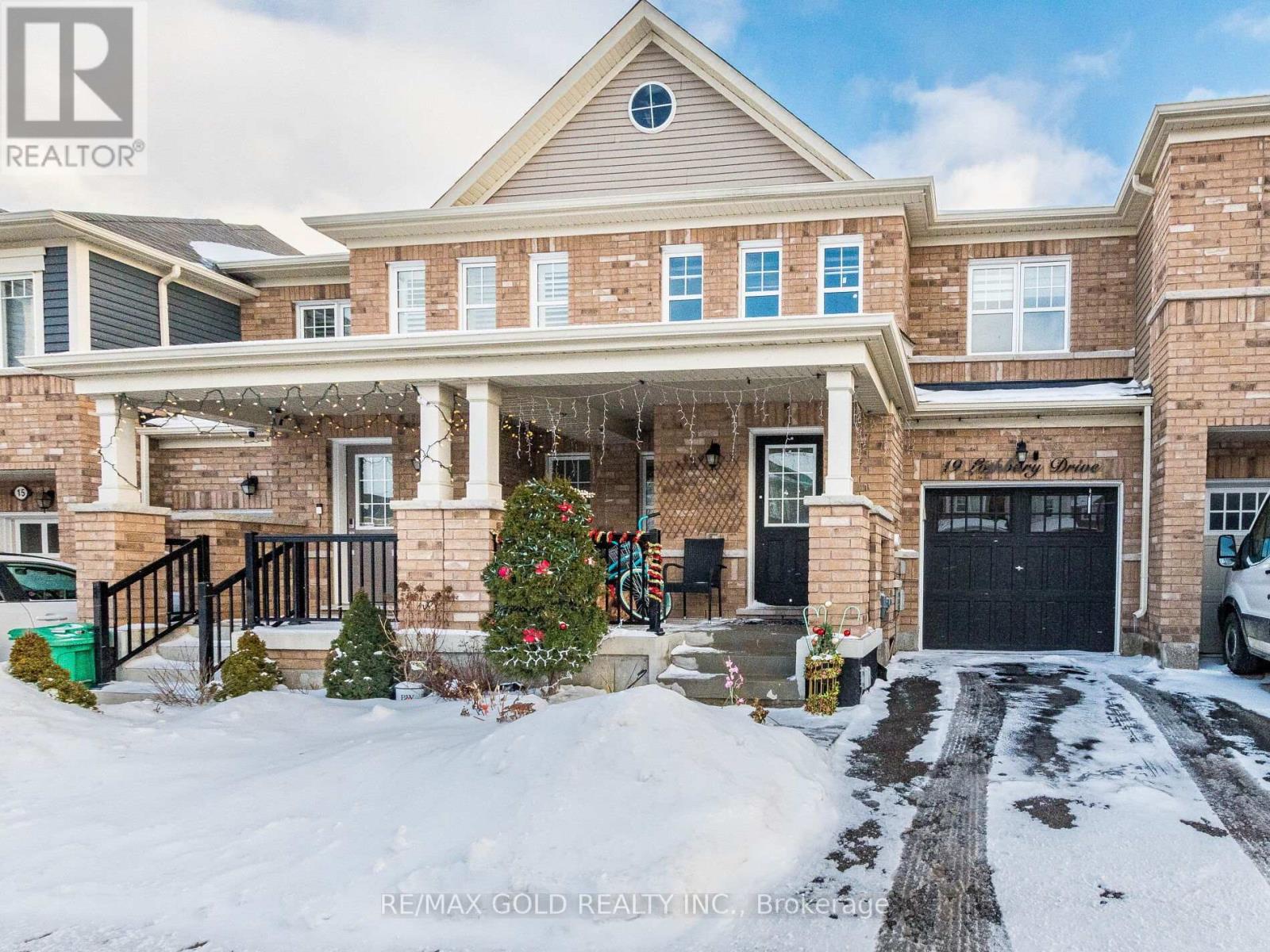 19 Lothbury Drive, Brampton, Ontario  L7A 4G7 - Photo 2 - W12654446