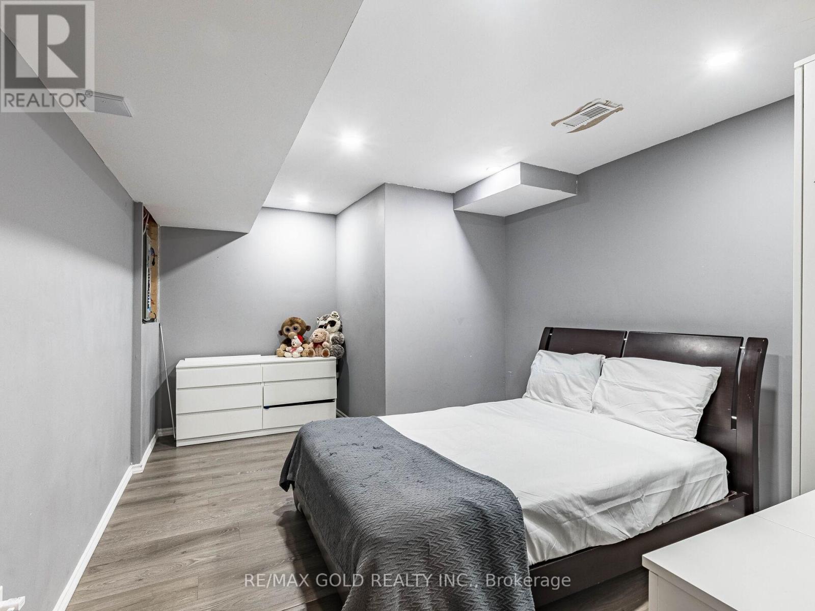 19 Lothbury Drive, Brampton, Ontario  L7A 4G7 - Photo 36 - W12654446