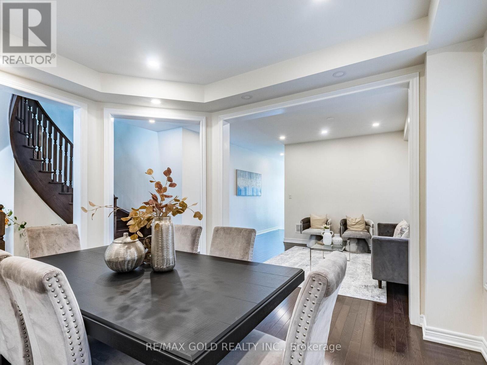 520 Veterans Drive, Brampton, Ontario  L7A 5A7 - Photo 11 - W12654448