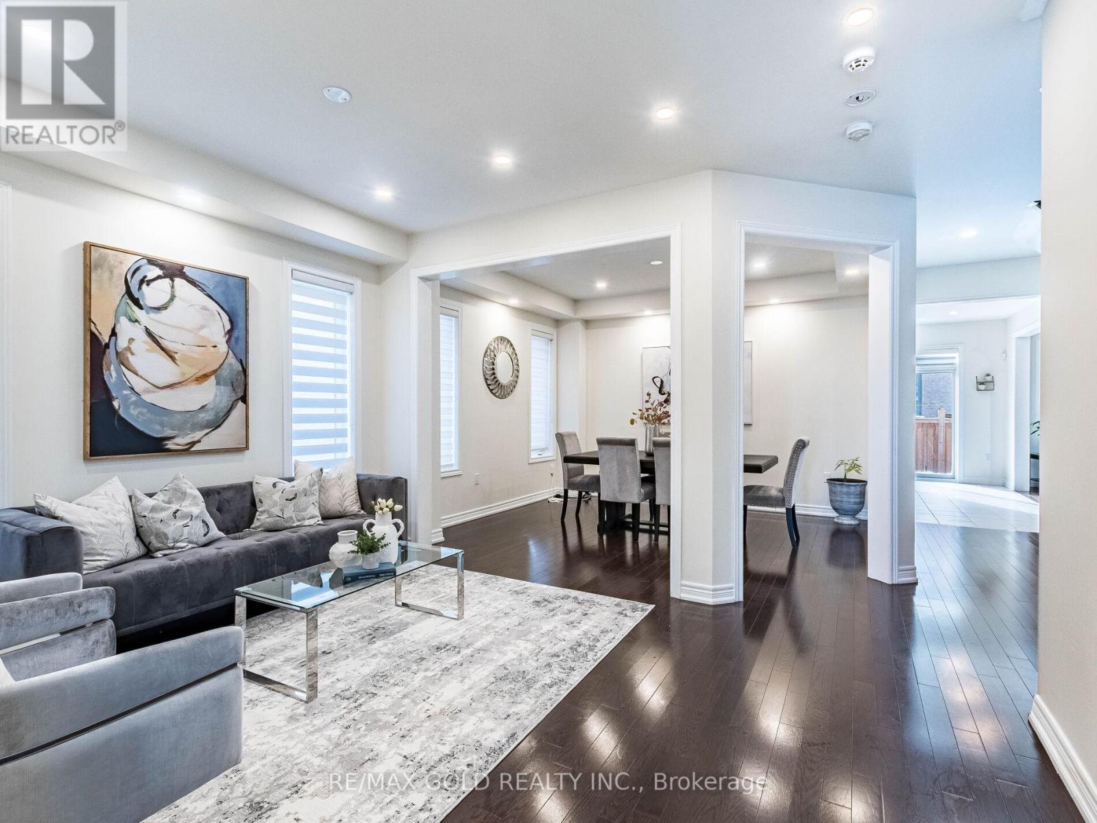 520 Veterans Drive, Brampton, Ontario  L7A 5A7 - Photo 8 - W12654448