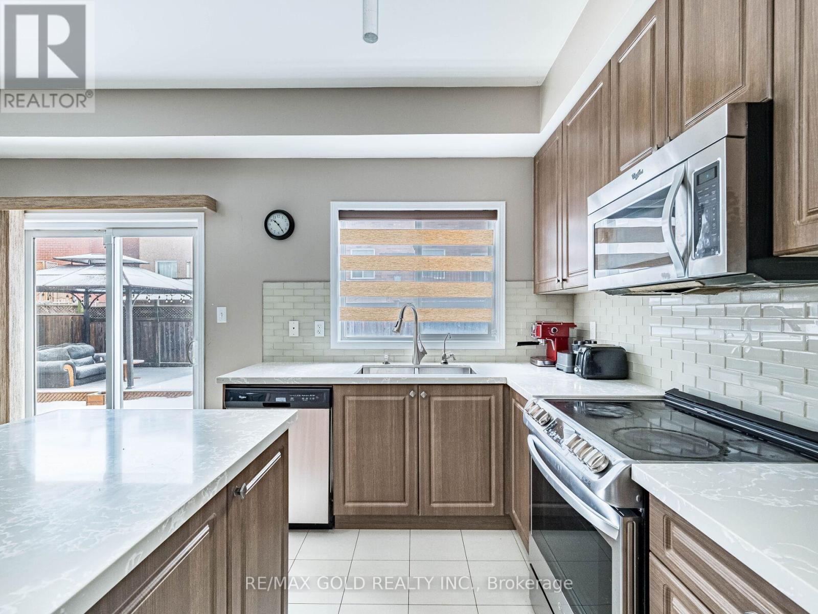 18 Travis Crescent, Brampton, Ontario  L7A 0P2 - Photo 13 - W12654450