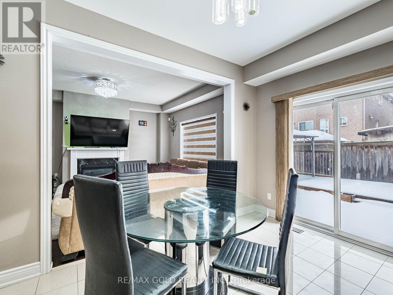 18 Travis Crescent, Brampton, Ontario  L7A 0P2 - Photo 15 - W12654450