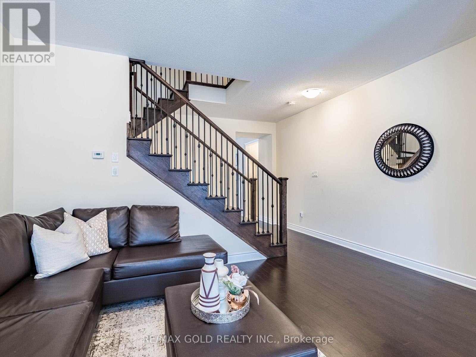 50 Dundee Street, Caledon, Ontario  L7C 4K2 - Photo 6 - W12654452