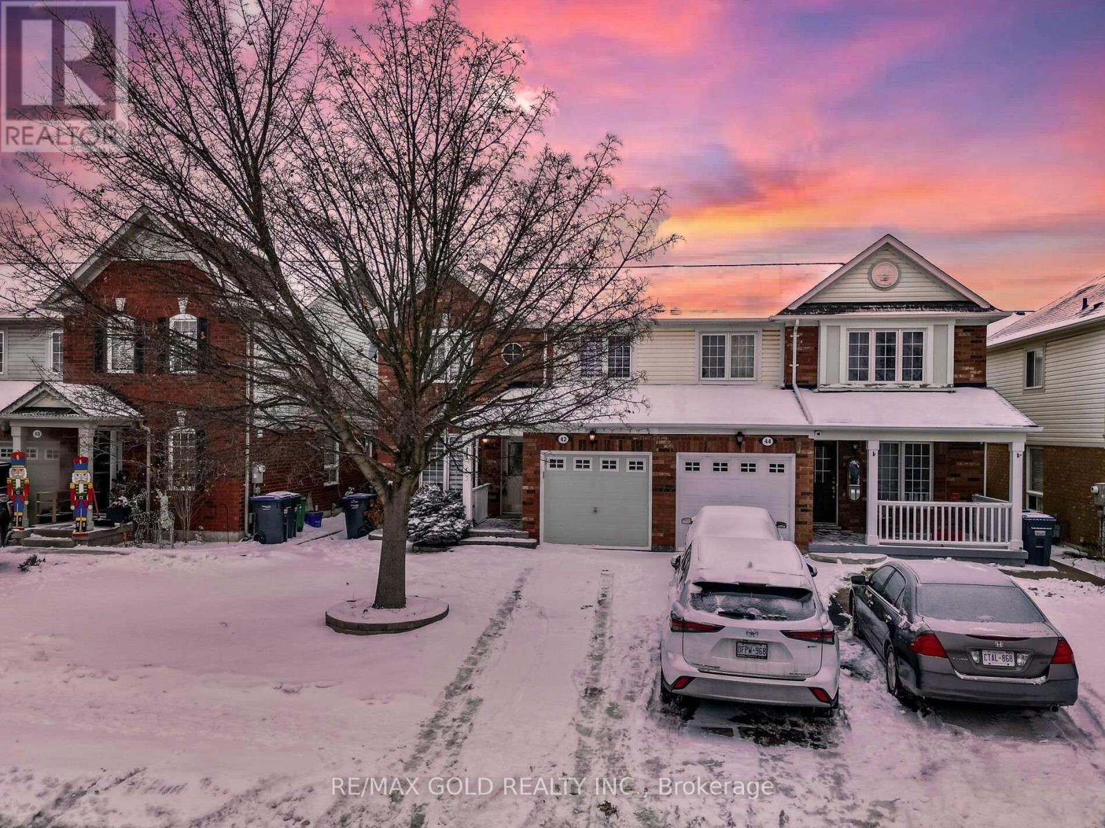 42 Jessop Drive, Brampton, Ontario  L7A 3M8 - Photo 1 - W12654454