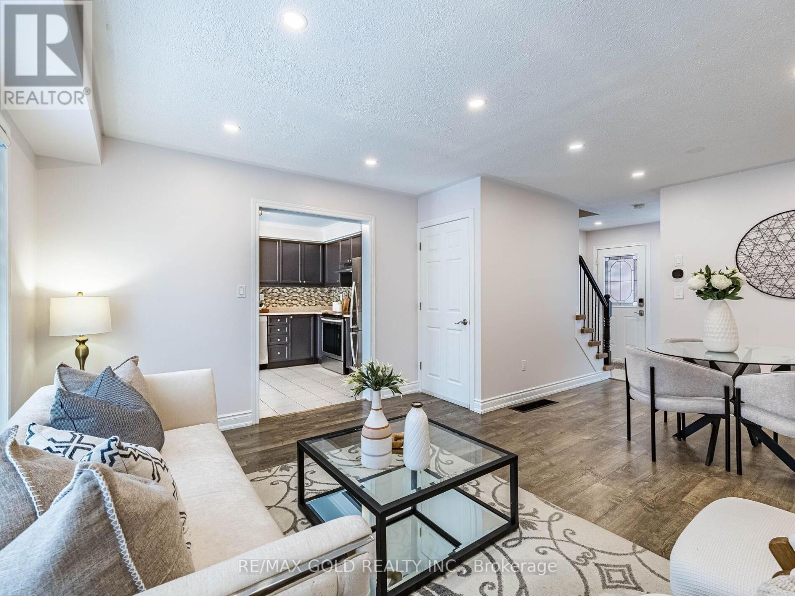 42 Jessop Drive, Brampton, Ontario  L7A 3M8 - Photo 10 - W12654454