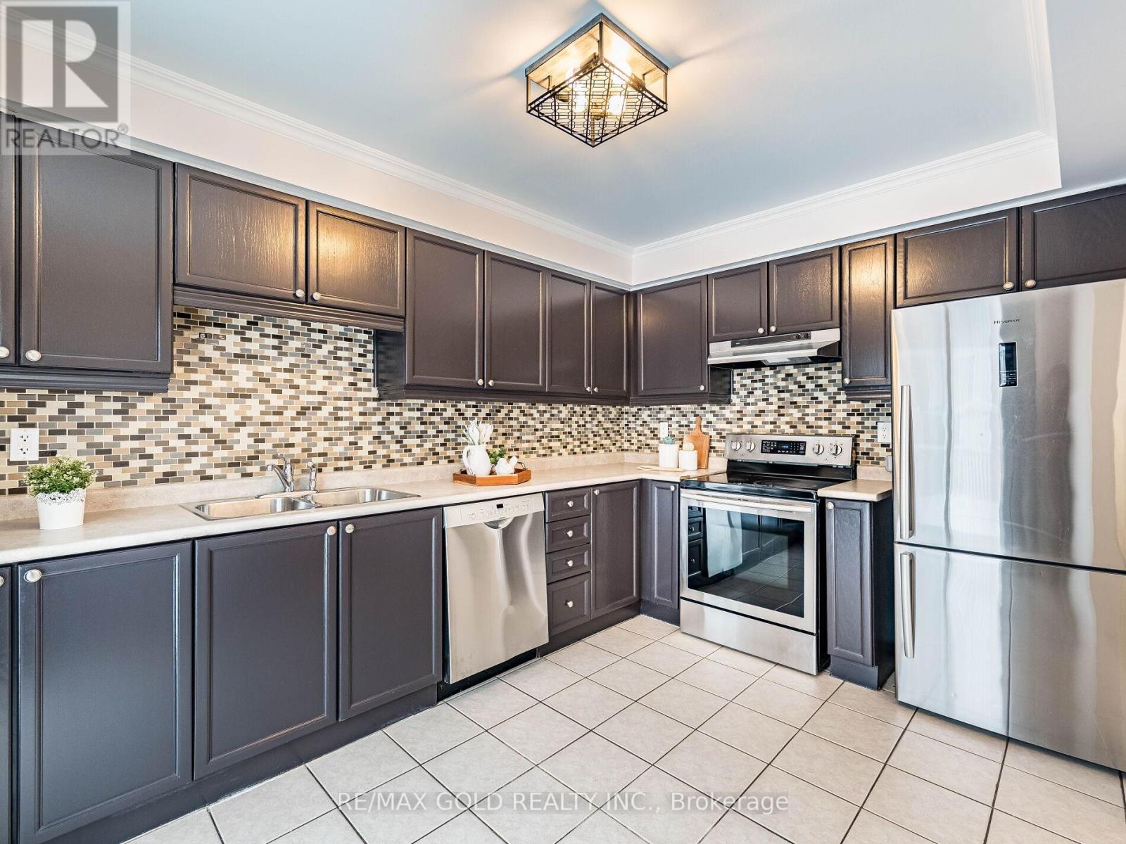 42 Jessop Drive, Brampton, Ontario  L7A 3M8 - Photo 12 - W12654454