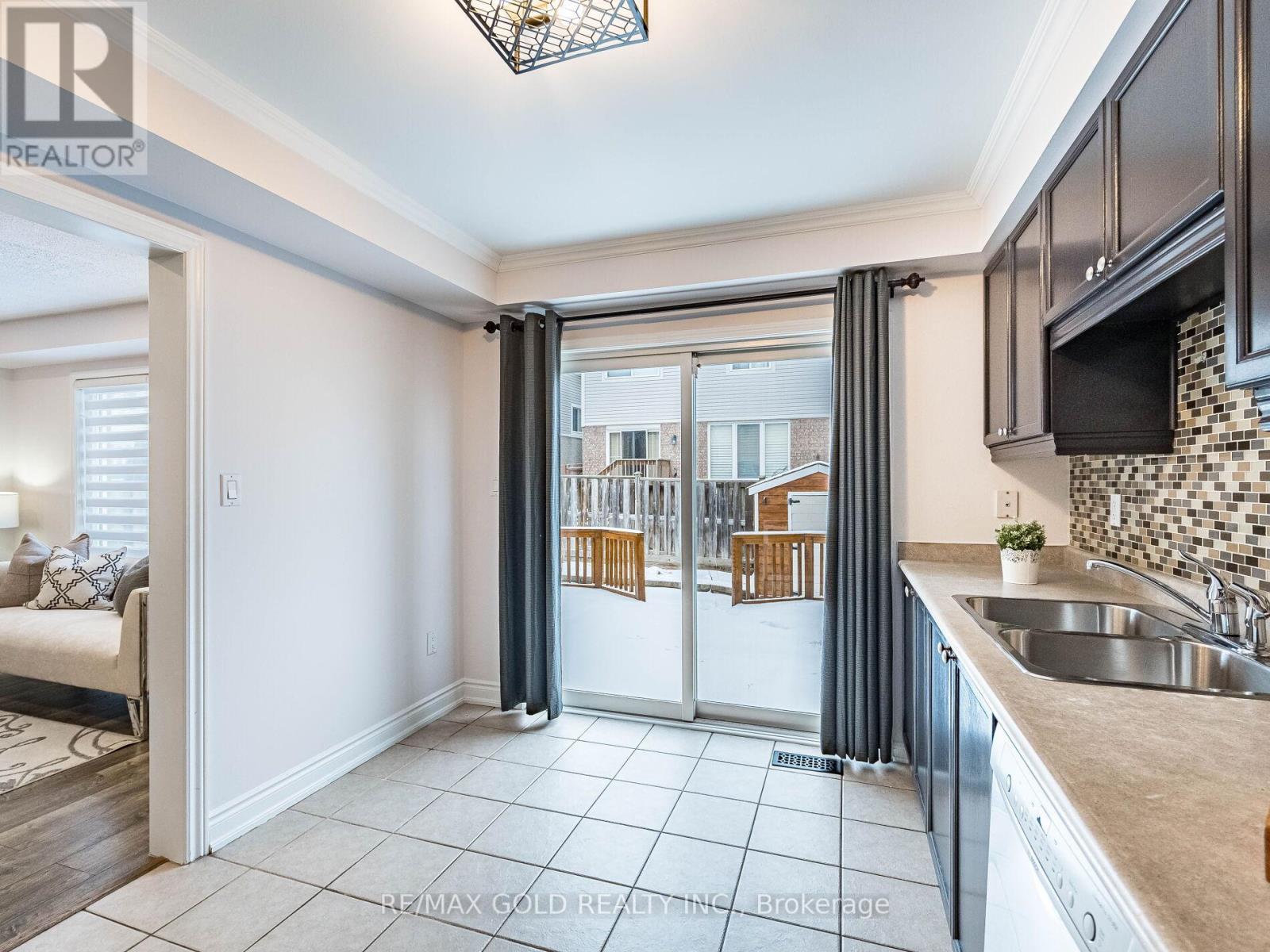 42 Jessop Drive, Brampton, Ontario  L7A 3M8 - Photo 15 - W12654454