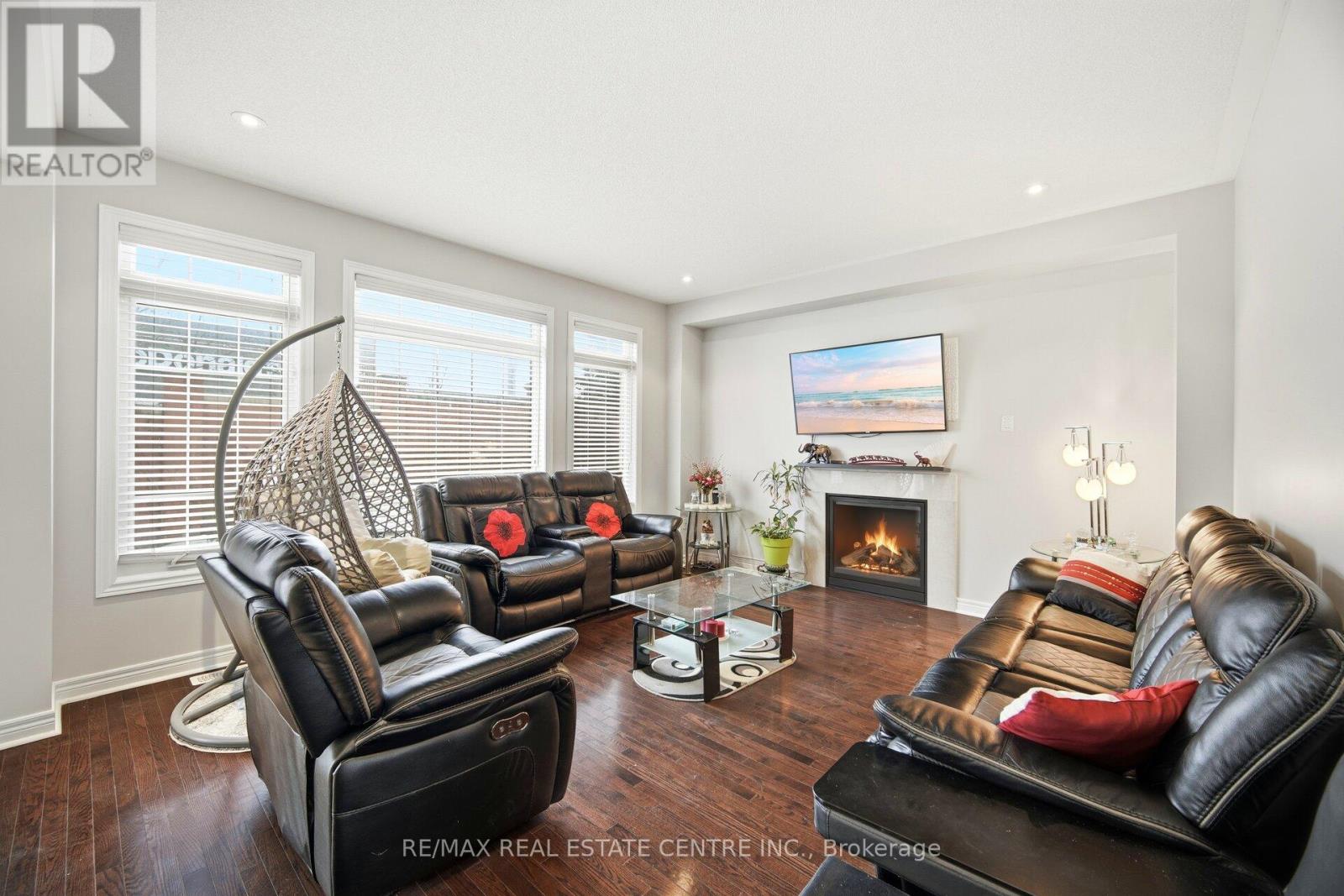 38 Lightcatcher Circle, Brampton, Ontario  L6P 3P5 - Photo 12 - W12654460