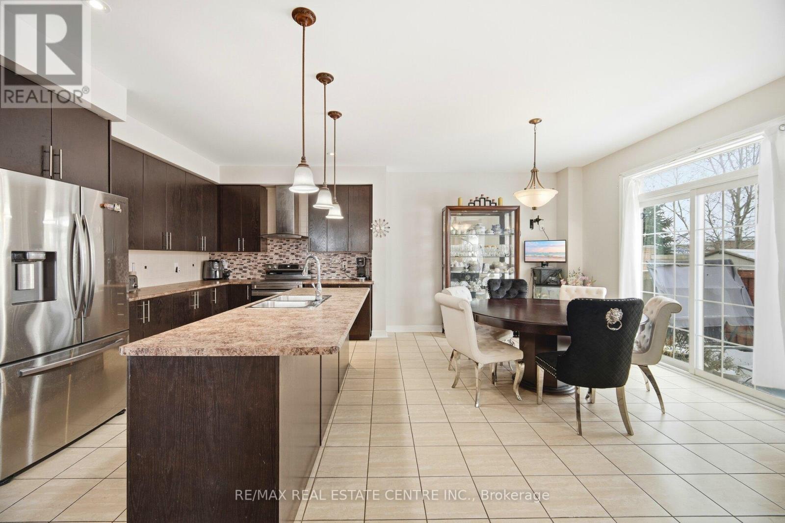 38 Lightcatcher Circle, Brampton, Ontario  L6P 3P5 - Photo 16 - W12654460