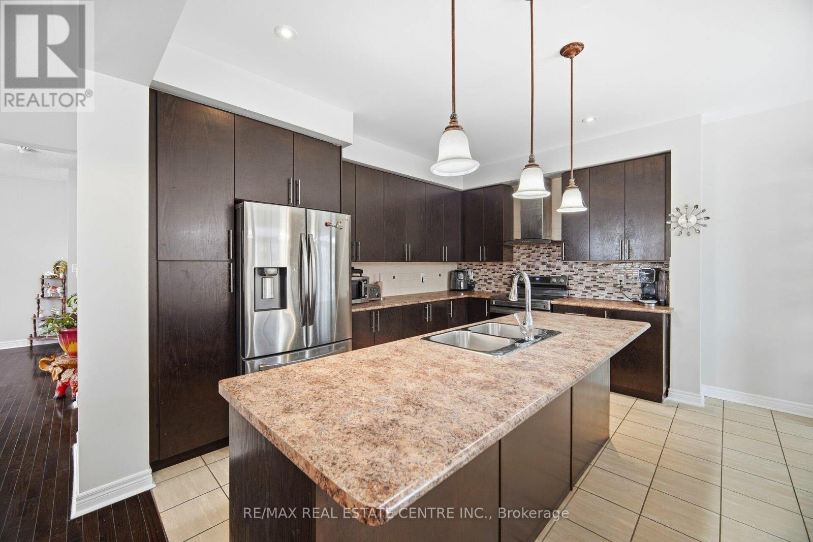 38 Lightcatcher Circle, Brampton, Ontario  L6P 3P5 - Photo 20 - W12654460