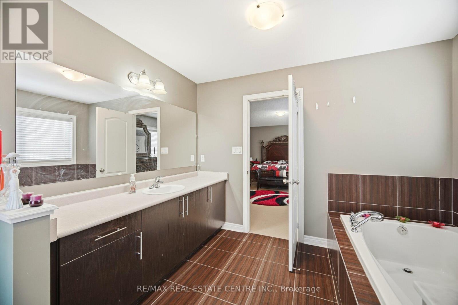 38 Lightcatcher Circle, Brampton, Ontario  L6P 3P5 - Photo 31 - W12654460