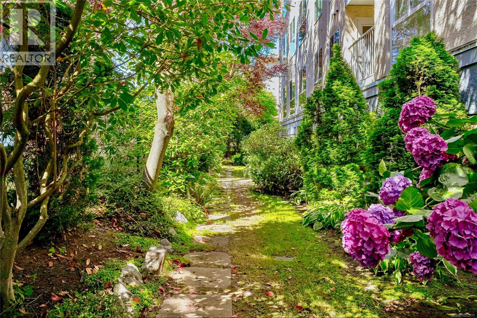 102 1028 Balmoral Rd, Victoria, British Columbia  V8T 1A8 - Photo 17 - 1022311