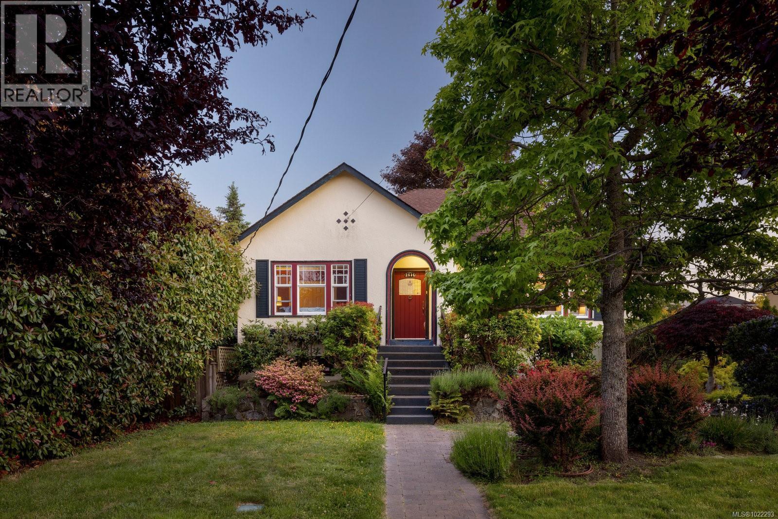 2535 Dalhousie St, Oak Bay, British Columbia