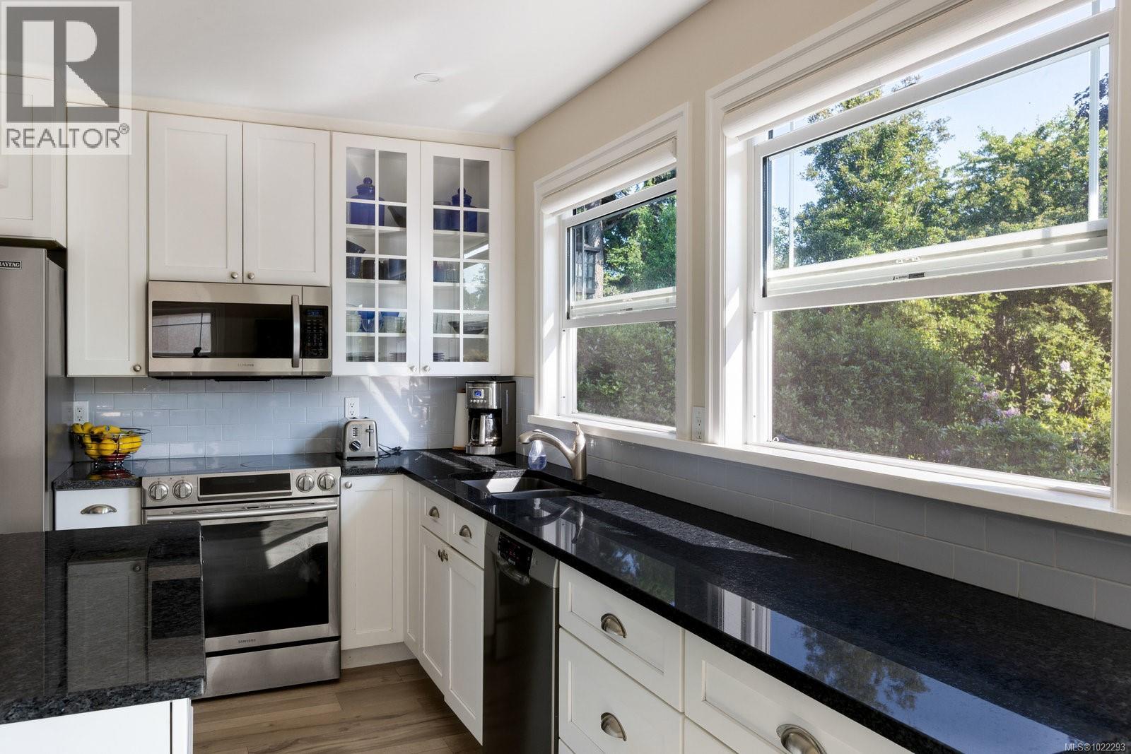 2535 Dalhousie St, Oak Bay, British Columbia  V8R 2H8 - Photo 10 - 1022293