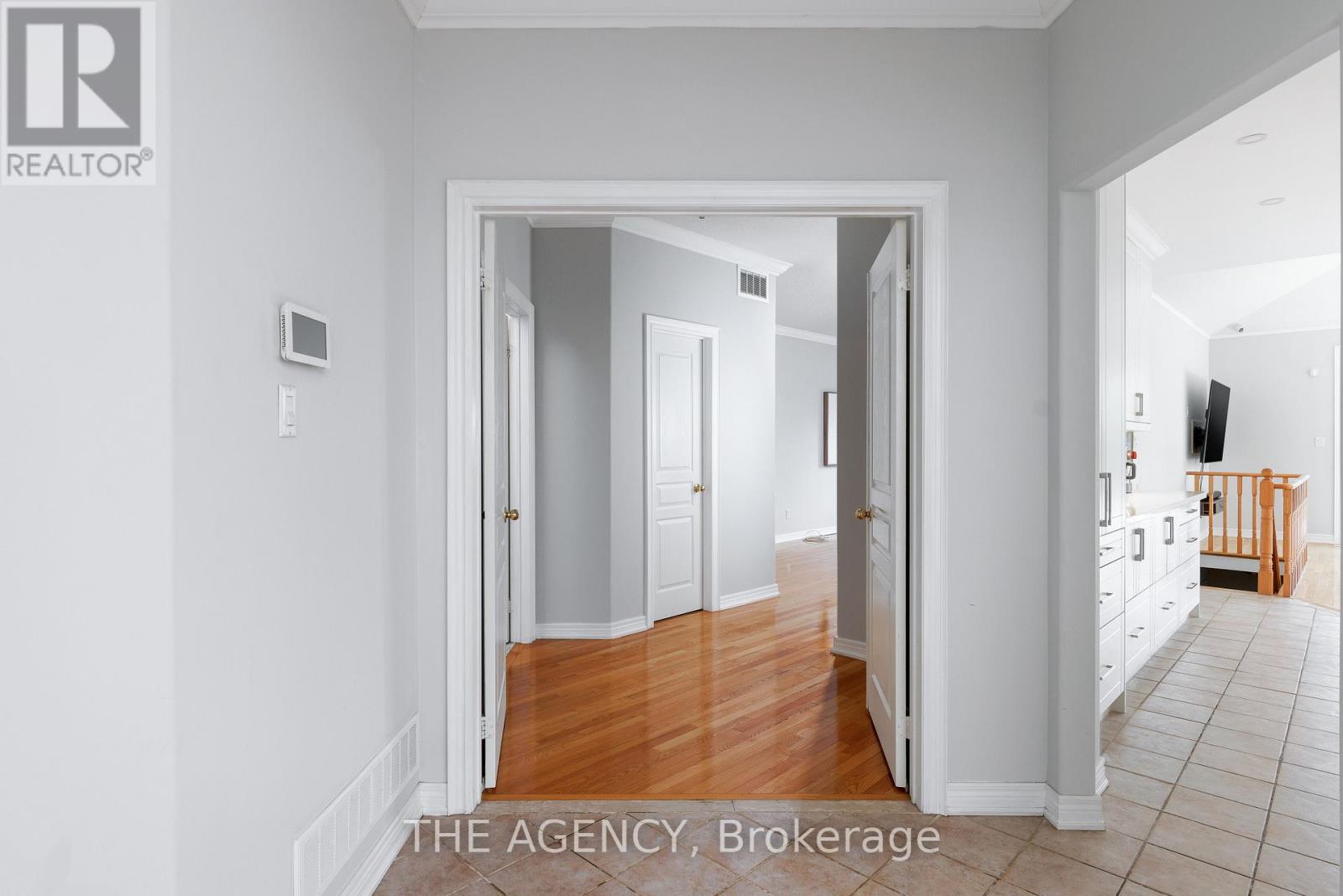 703 Madeline Heights, Newmarket, Ontario  L3X 2J6 - Photo 19 - N12570602