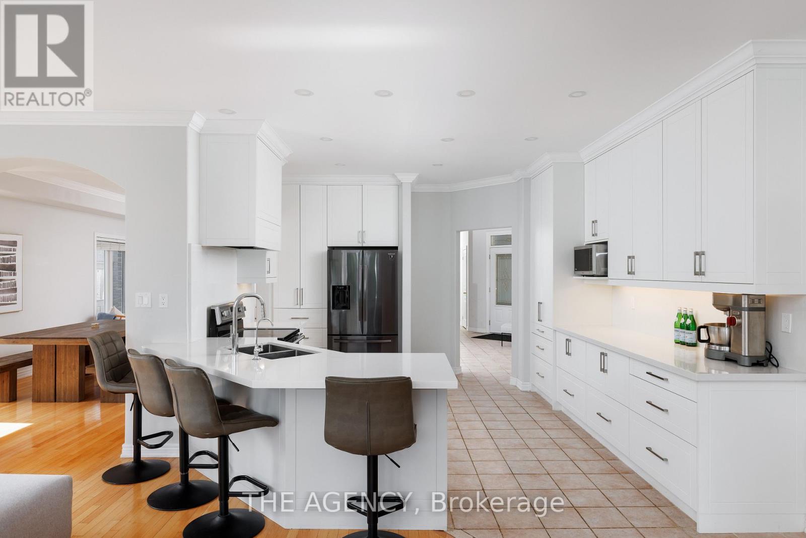 703 Madeline Heights, Newmarket, Ontario  L3X 2J6 - Photo 11 - N12570602