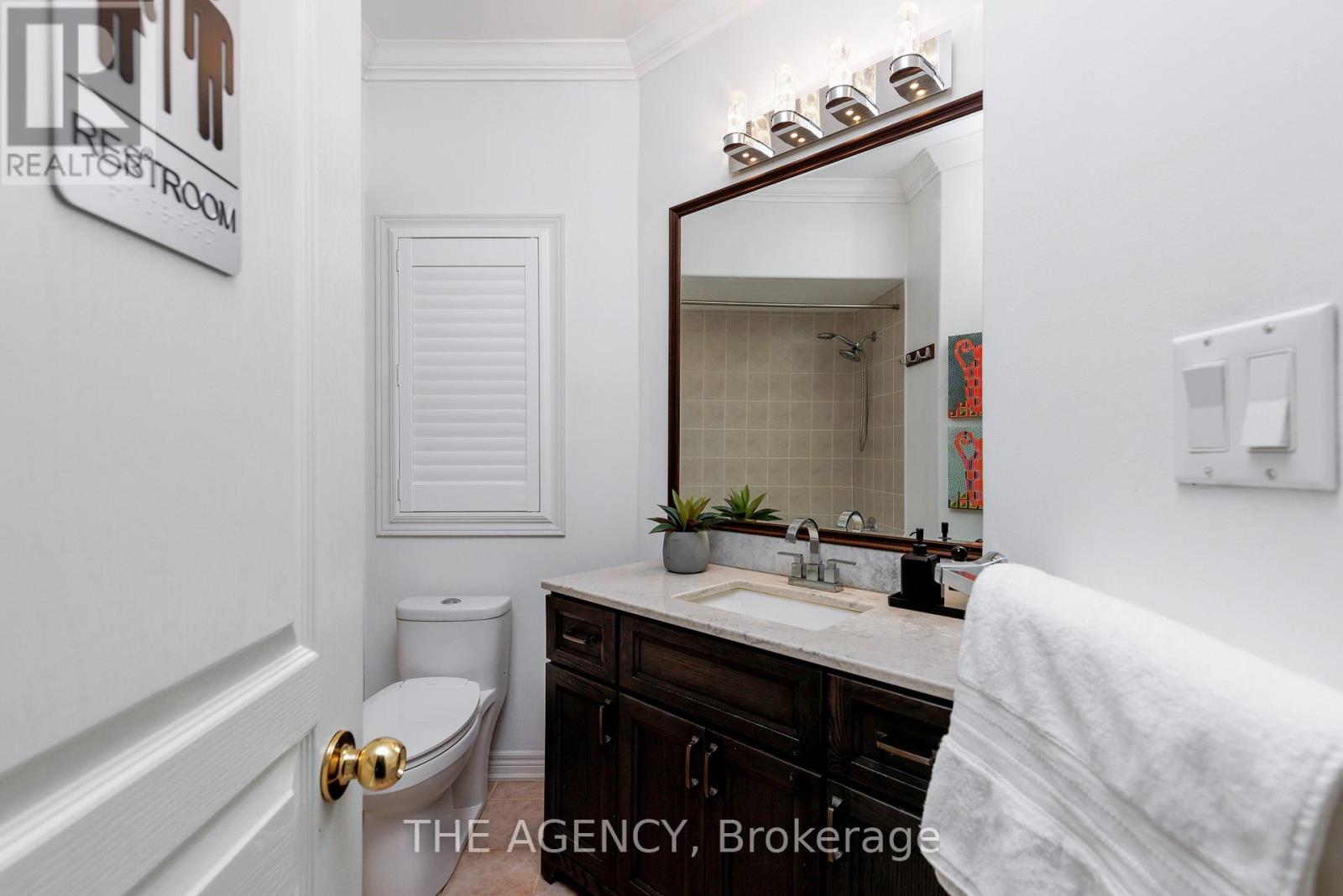 703 Madeline Heights, Newmarket, Ontario  L3X 2J6 - Photo 28 - N12570602