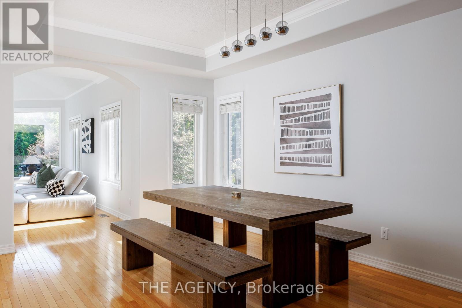 703 Madeline Heights, Newmarket, Ontario  L3X 2J6 - Photo 9 - N12570602