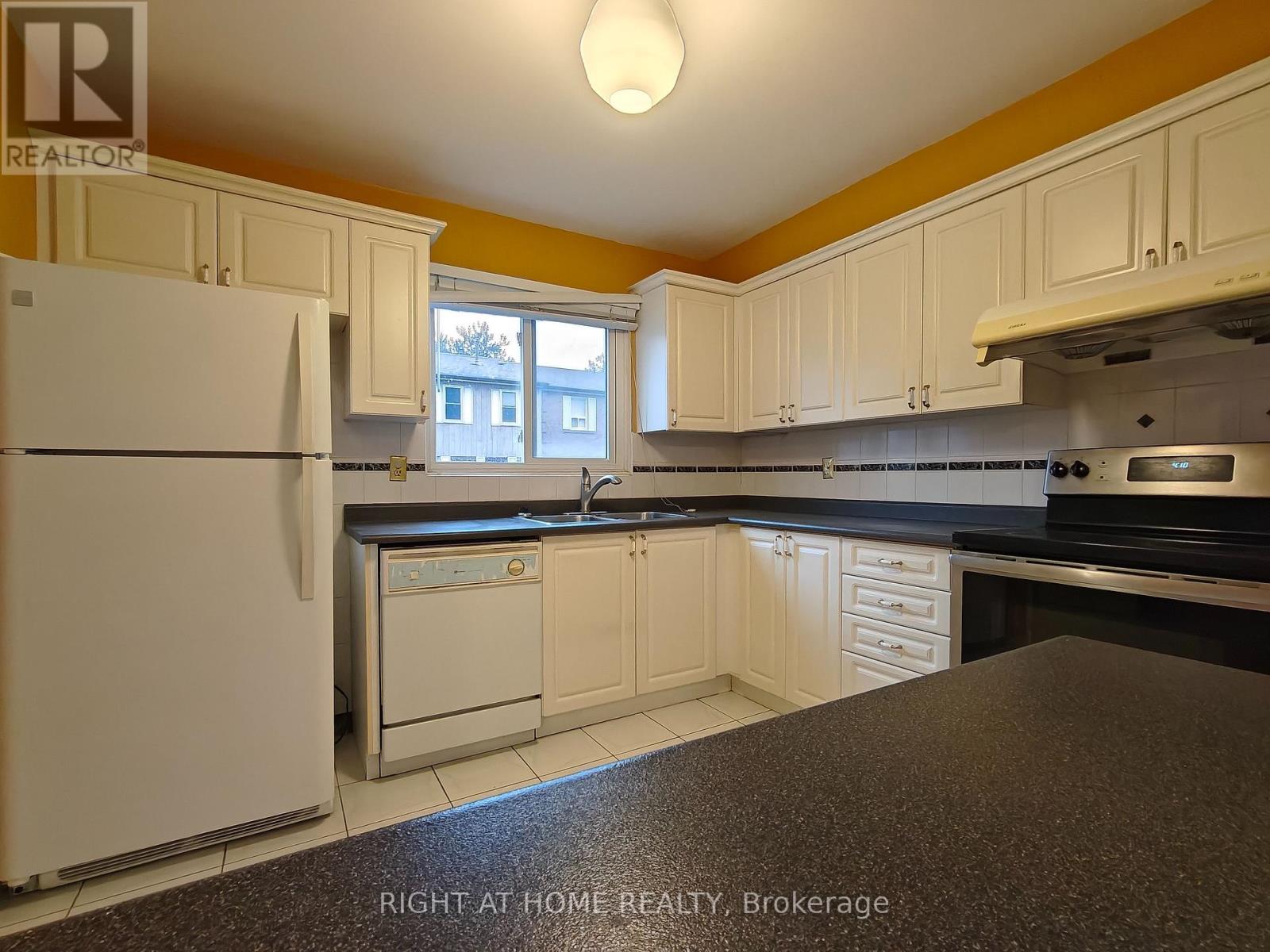 61 - 15 Brimwood Boulevard, Toronto, Ontario M1V 1E1 - Photo 9 - E12654472